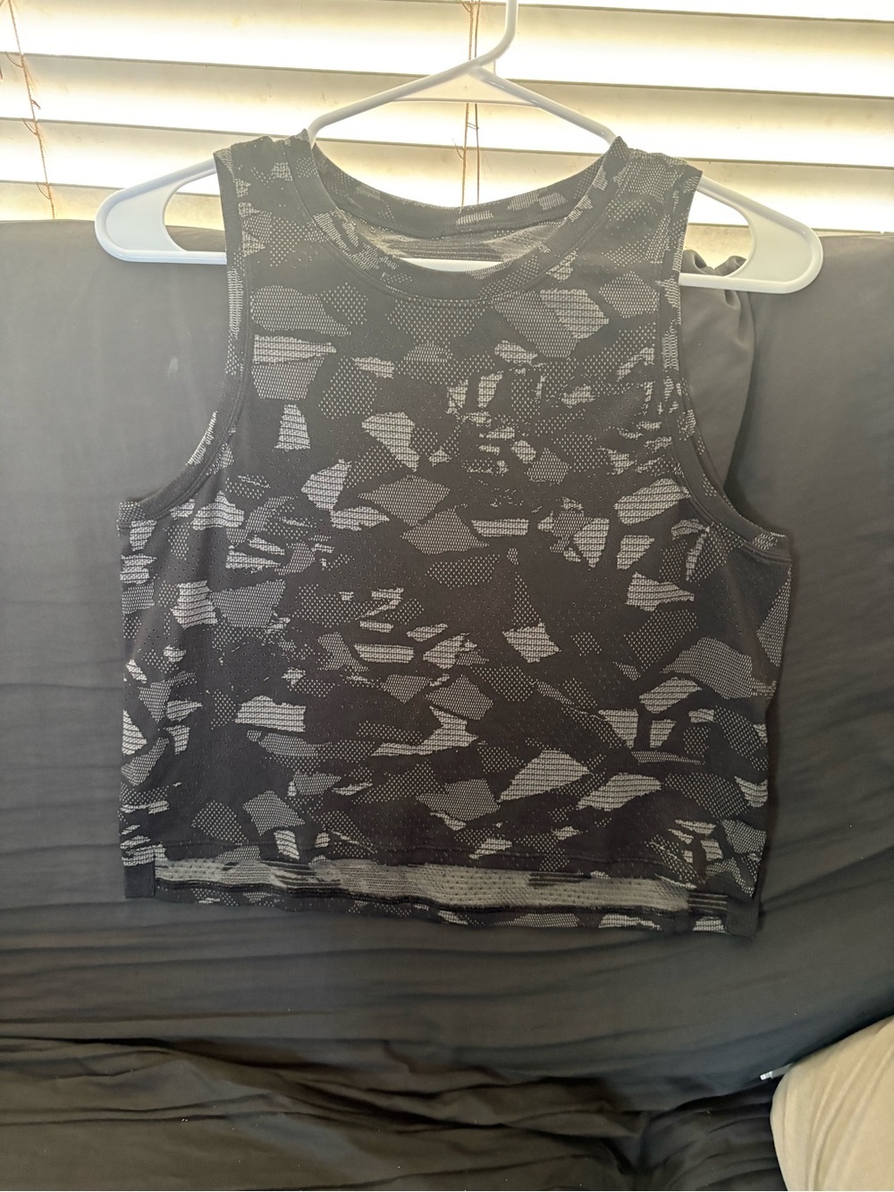 EUC Lululemon Train To Be Tank